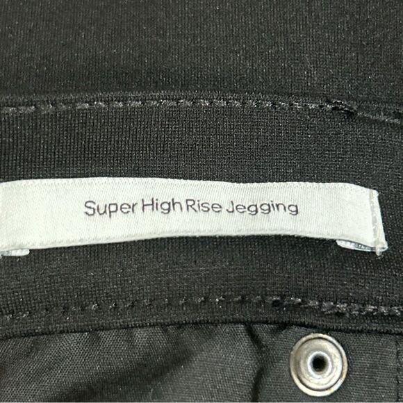 NWT Calvin Klein Jeans Women’s Medium Black Super High Rise Jegging Pockets - Picture 10 of 12